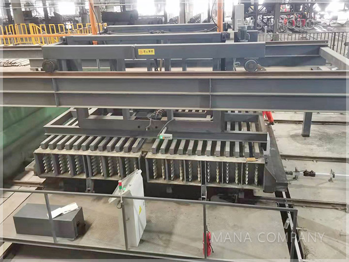 1636772082628365.jpg M03-24型墻板產線-移動上壓成型01.jpg