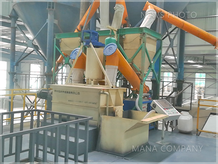 1636772139102385.jpg M03-24型墻板產線-注料系統.jpg